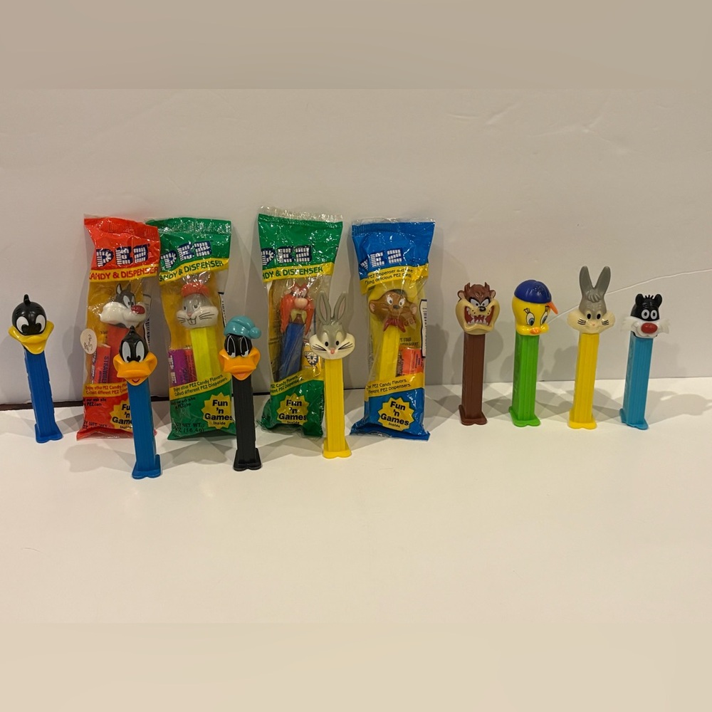 Warner Brothers Looney Tunes Pez Dispenser Lot of 12